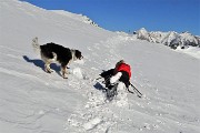 20 Nika preoccupata per Susi affondata nella neve...